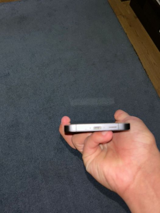 Продам Samsung s24fe