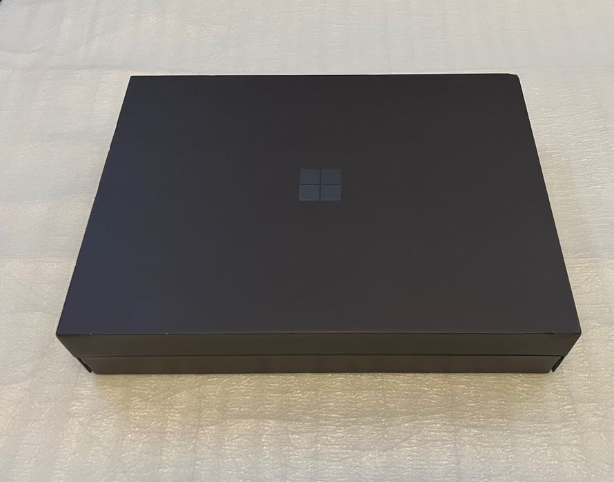 2025 Microsoft Laptop 7 SIGILAT ! 512 16GB X-Plus 13,8” touch surface