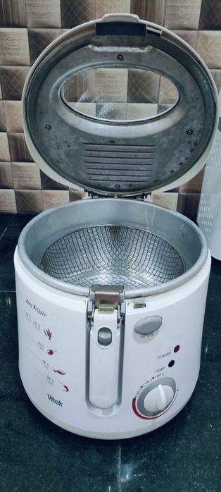 Продам фритюрница Vitek