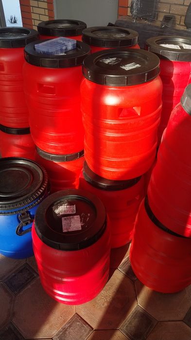 Бочки пищевые 50 литровые пластик толстастенный с ручками прочный