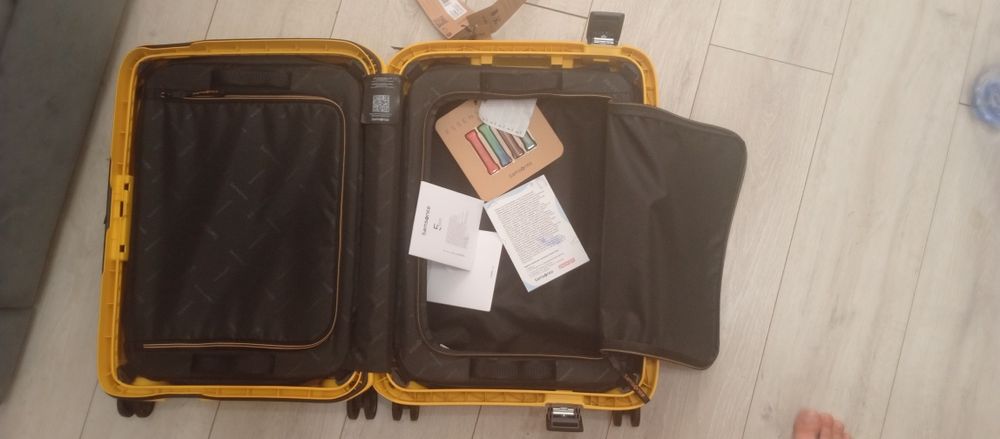 Продам чемодан Samsonite новый