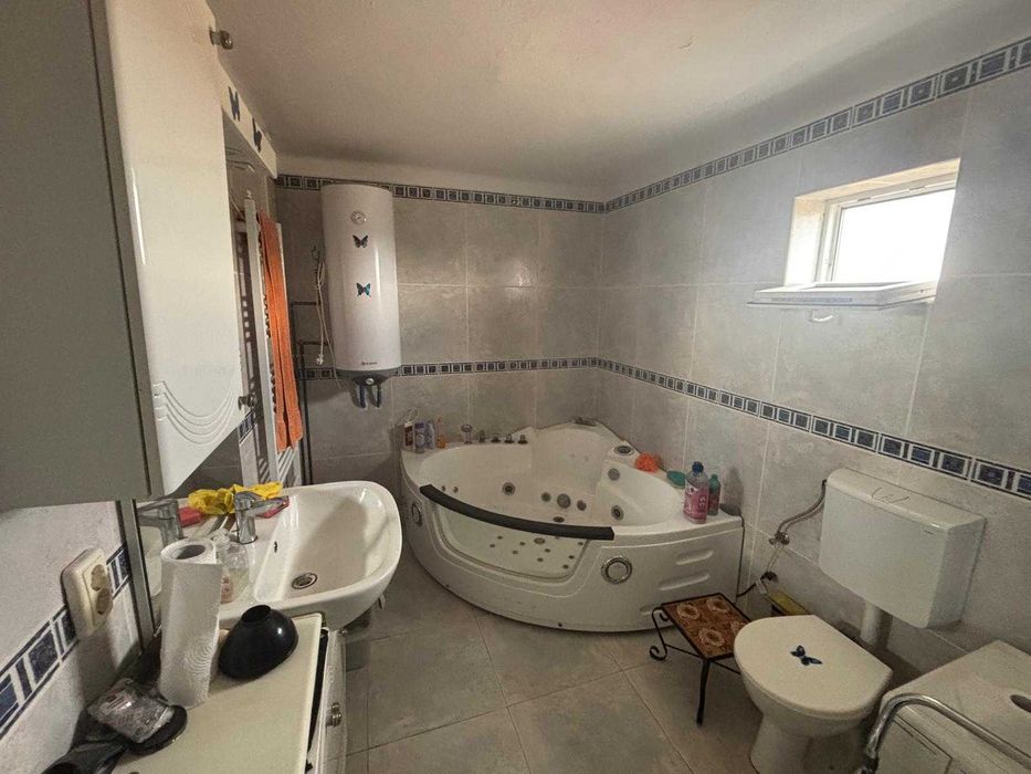 Casă + fermă 3221 mp | Zăvideni, Vâlcea | Recent renovat