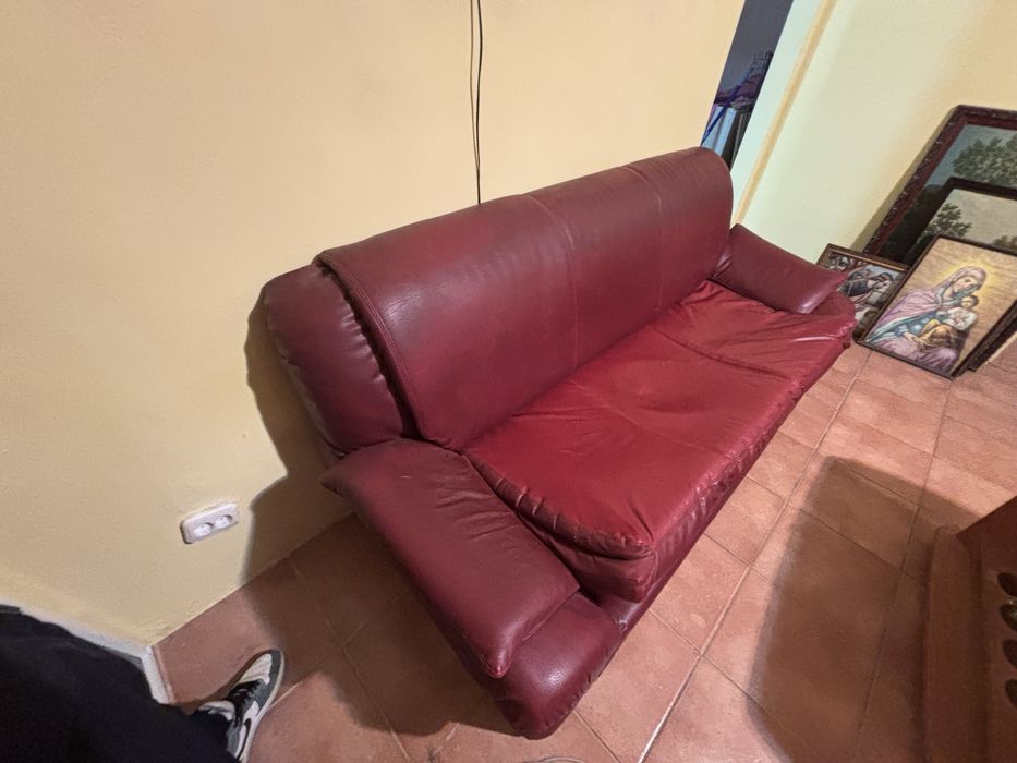 Vand Canapea 3 locuri piele ecologică vișinie/ Brancoveanu Sector 4