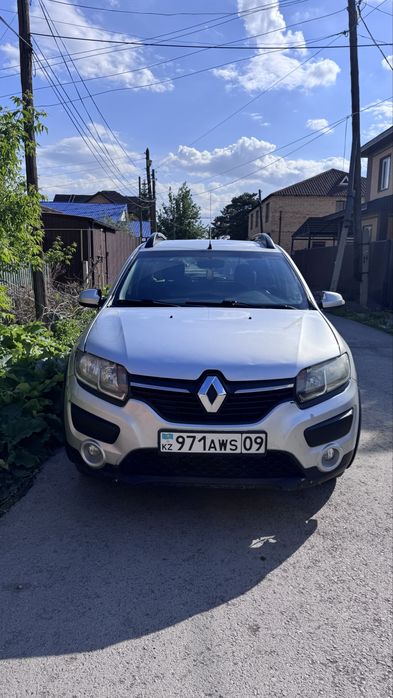 Автомобиль  Renault Sandero Stepway