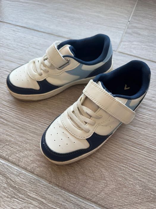 Adidași pentru copii, 30