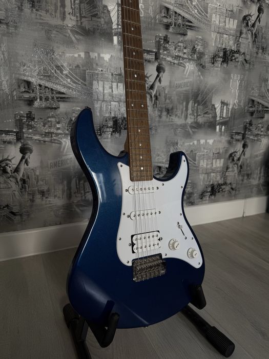 Электрогитара Yamaha Pacifica 012