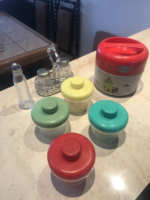 Канчета за храна; Лот за подправки + подарък