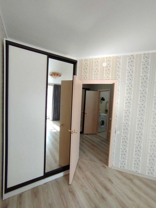продам квартиру 1 Юбилейный мкр.