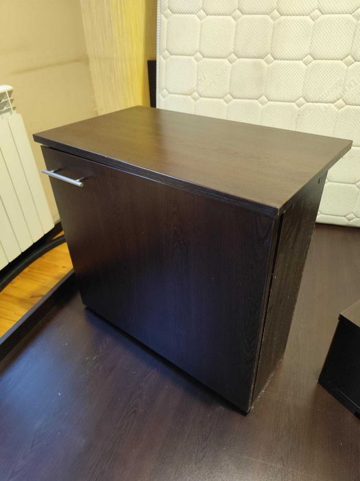 Скрин и 3 броя нощни шкафчета за спалня - венге