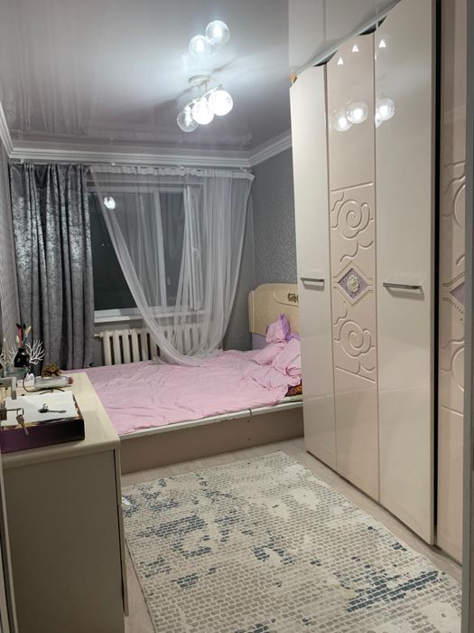 Самал мөлтек ауданында 3 бөлмелі пәтер жалға беріледі