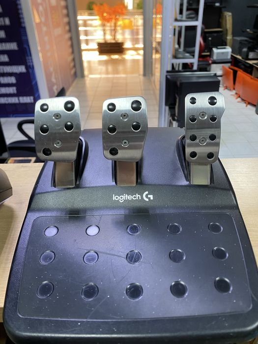 Игровой руль и педали Logitech g920 Driving Force