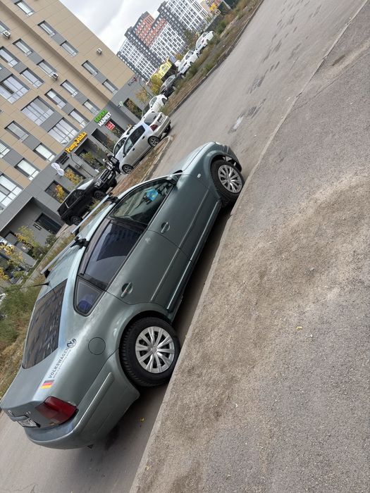 Фолсфаген пассат б5