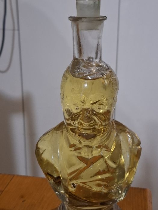 Продавам стъклено шише 19 th Century Bottle Adolphe Thiers.