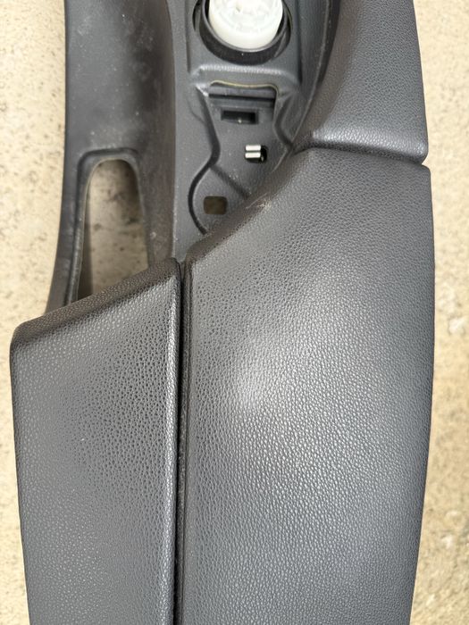 Подлакътник БМВ Е60 Е61 фейс