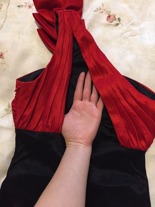 Rochie revelion Scurta din tafta, negru rosu eleganta, cu spatele gol