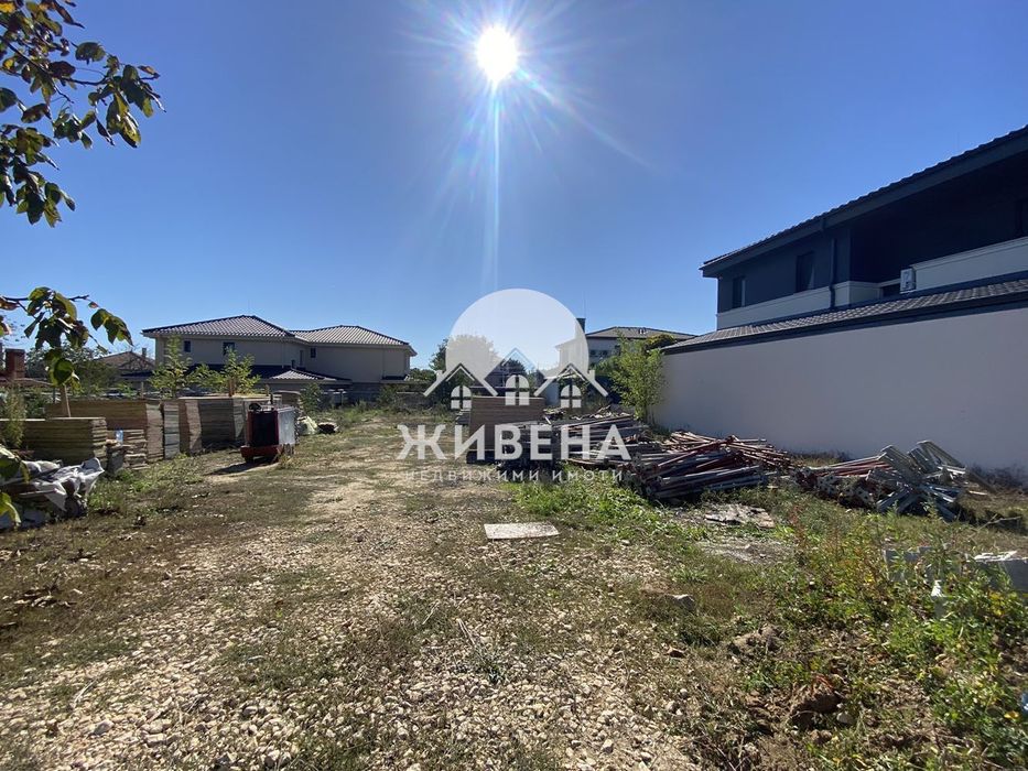 Продаваме парцел в м-т Евксиноград, площ 600 кв.м