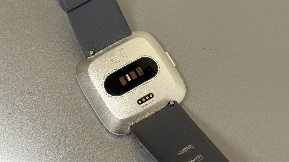 Fitbit FB 415 SE Silver Versa Lite Special Edition Smartwatch