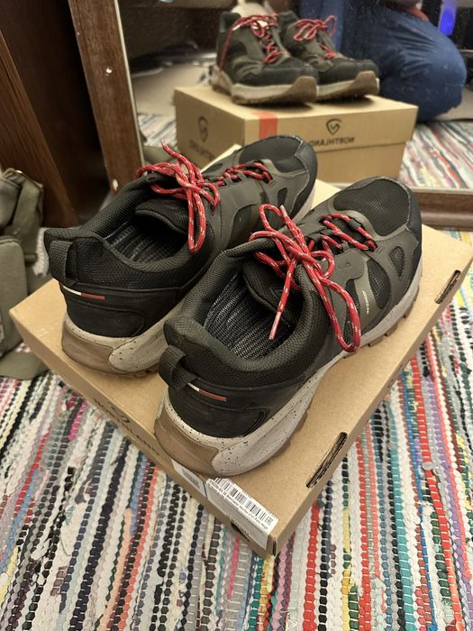 Продам кроссовки мужские