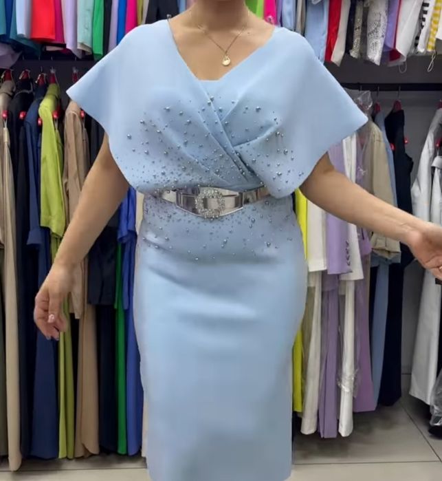 Женская одежда платья