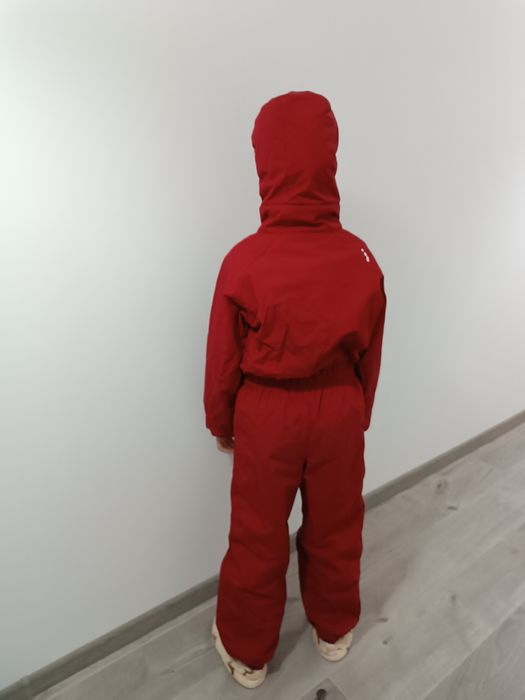 Vând costum ski rosu