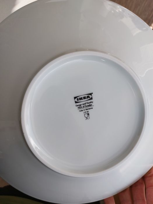 Порцеланови чинии IKEA
