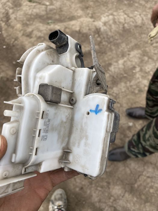 Дверные замки Гольф 3 Вента