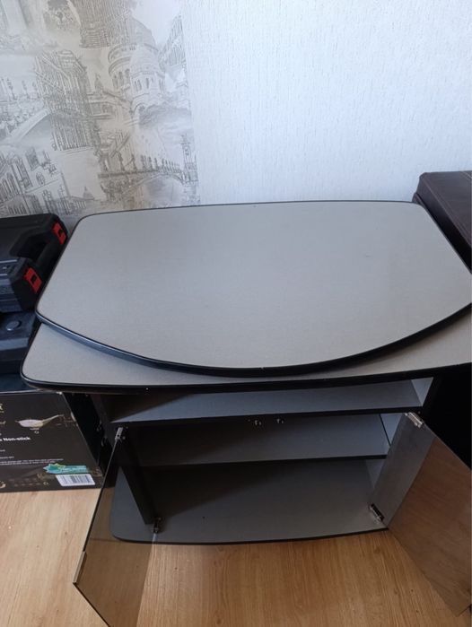 Продам тумбу для телевизора