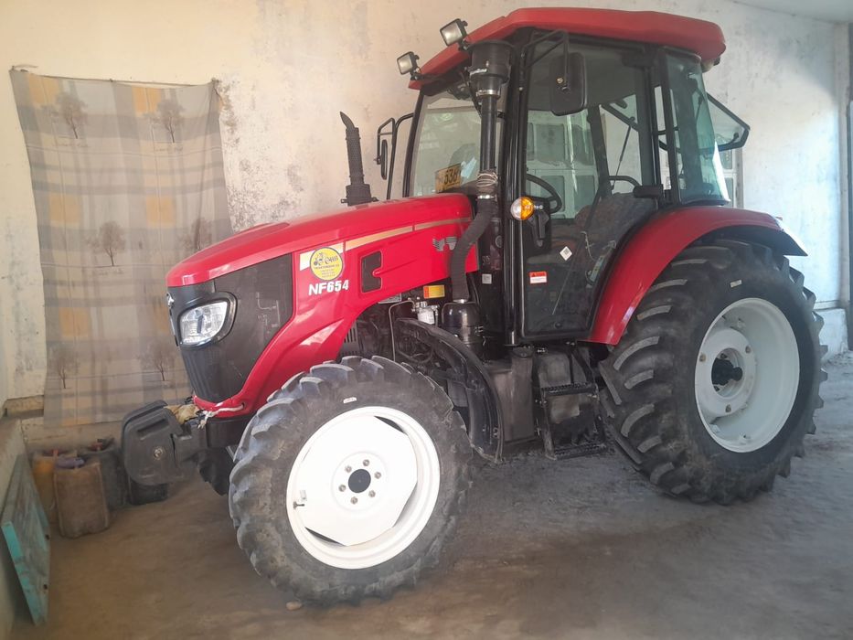 Yuto 654    traktor
