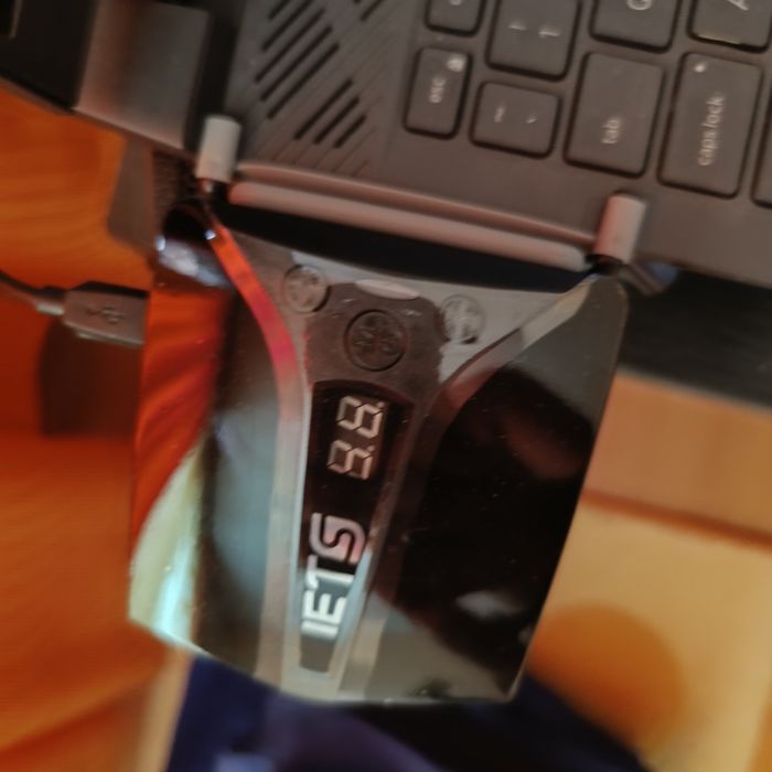 Охладител за лаптоп/вентилатор с всмукване на въздуха