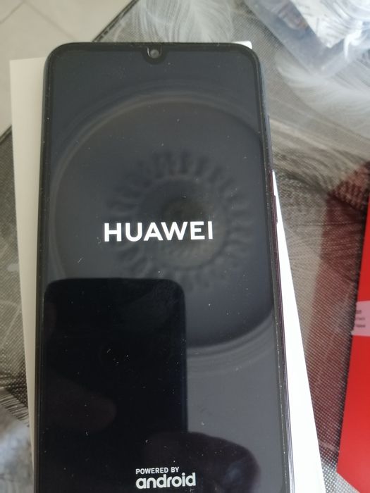 Телефон HUAWEI Y 5 със слот за две карти