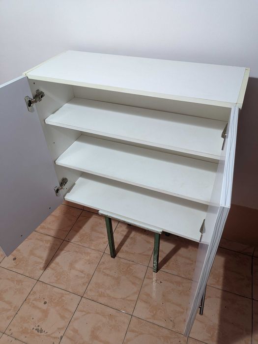 Навесной кухонный шкаф (80х32х70).