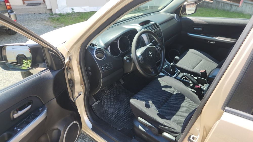 Vând Suzuki Grand Vitara 2009 1.9 DDiS