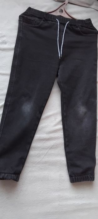 Джинсы утеплённые на мальчика 6-8лет ростом 150см