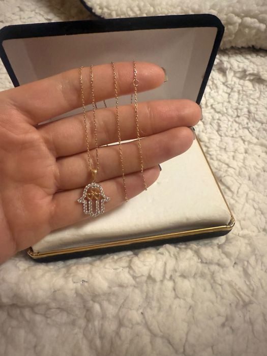 Lantisor de aur cu Mana Fatimei