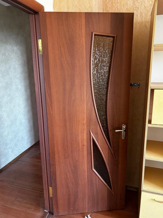 Продам межкомнатные двери