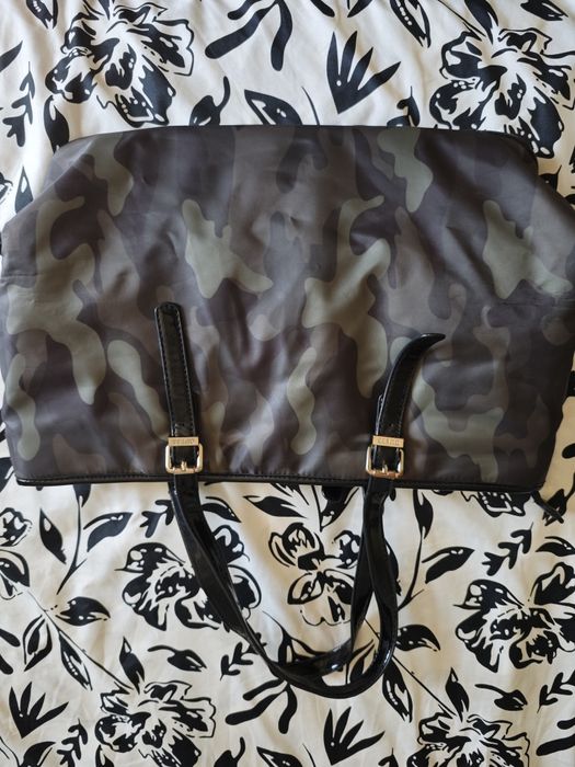 Guess дамска чанта