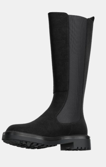 Продавам дамски велурени ботуши на фирмата Зара