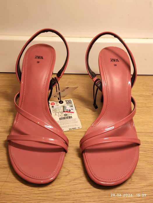 Босоножки от Zara
