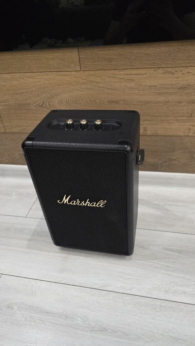 Продавам  Marshall Tufton най - добрата bluetooth колонка.