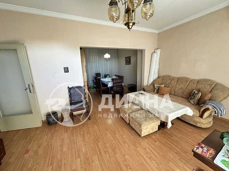 Продава се Тристаен апартамент в Пловдив, Център - 92 кв.м за 1392 €/кв.м - Снимка #4