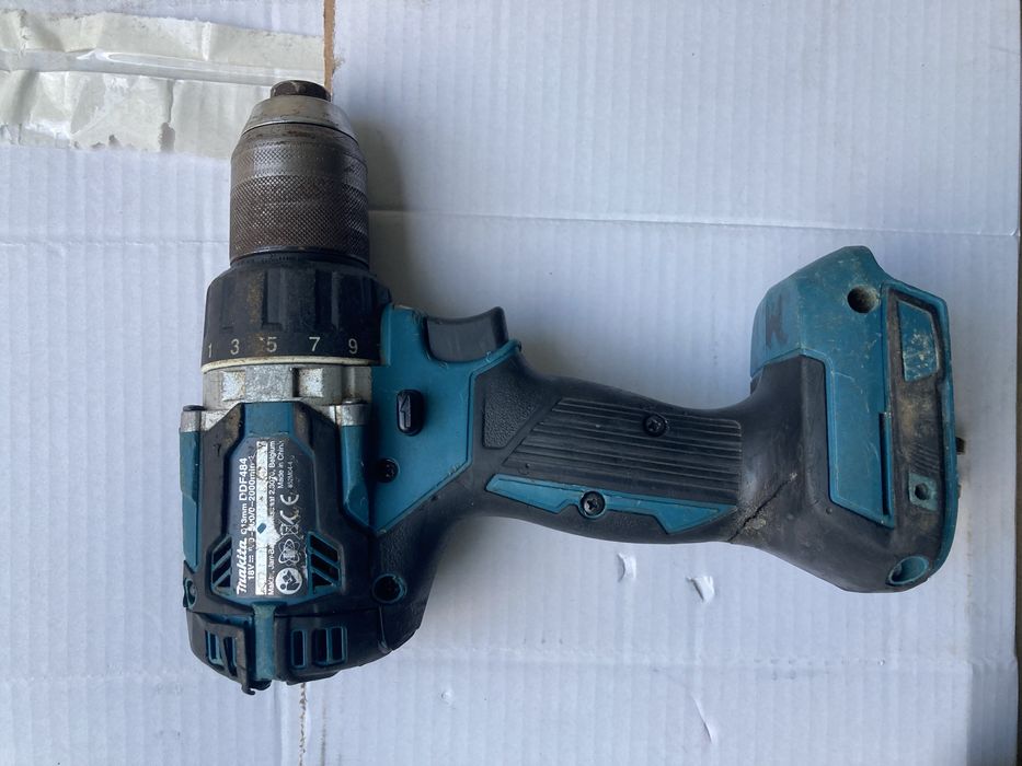 Autofiletanta Makita DDF 484 cu Defect 18v doar  Corp