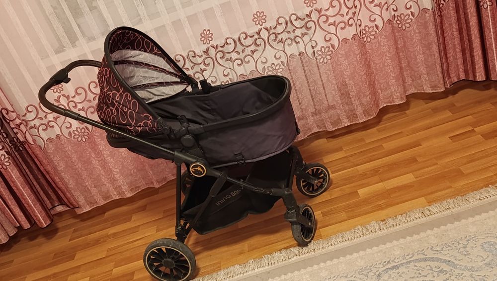 Коляска для малышей