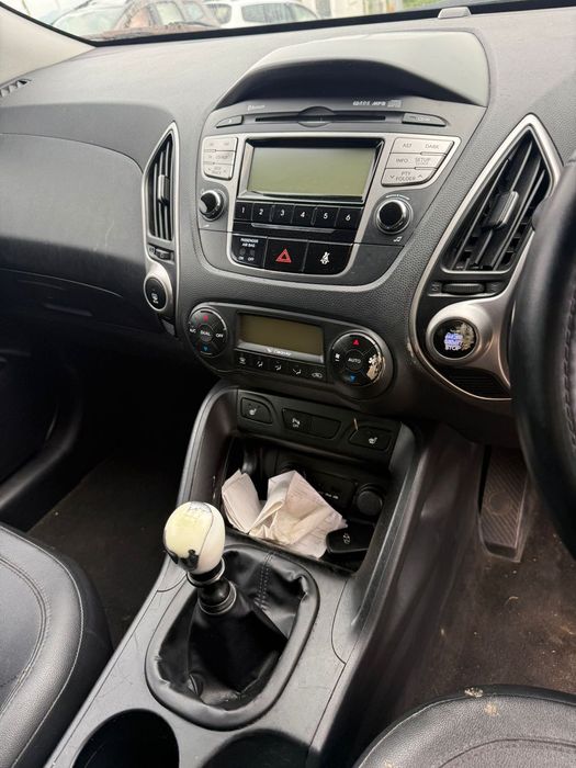 Dezmembrez Hyundai IX35 2010 negru 1.7 crdi D4FD cutie manuala