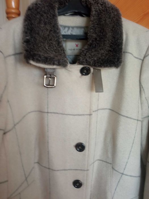 Верхняя одежда для женщи