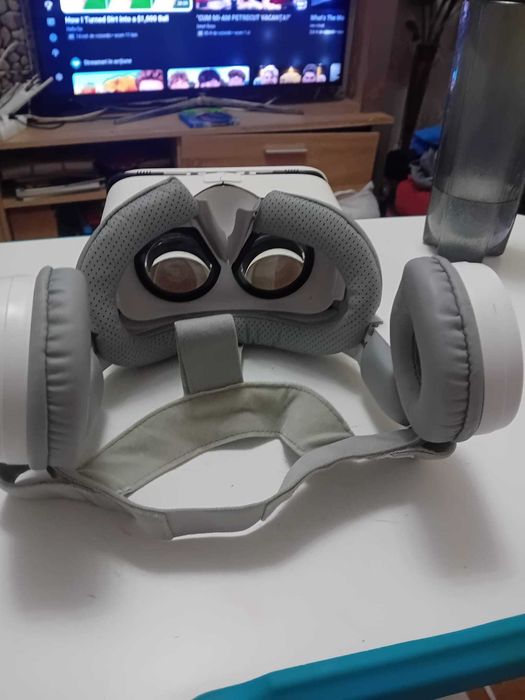 Ochelari VR de pus telefonul