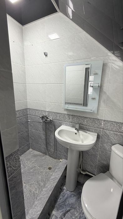 Zudlik bn Gulistonda uy sotiladi