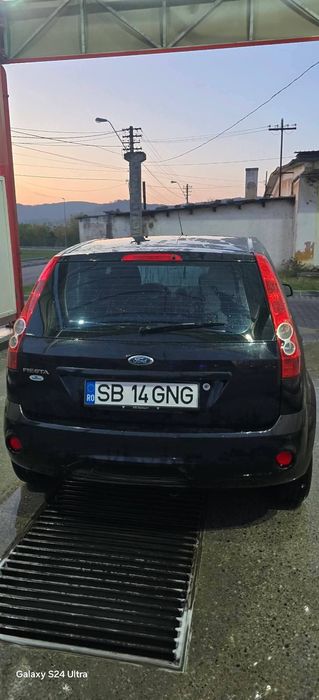 Vând  Ford Fiesta