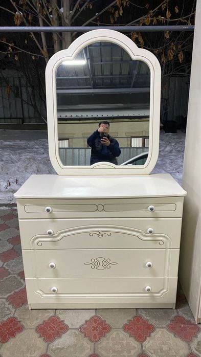 Продам Спальный Гарнитур +доставка