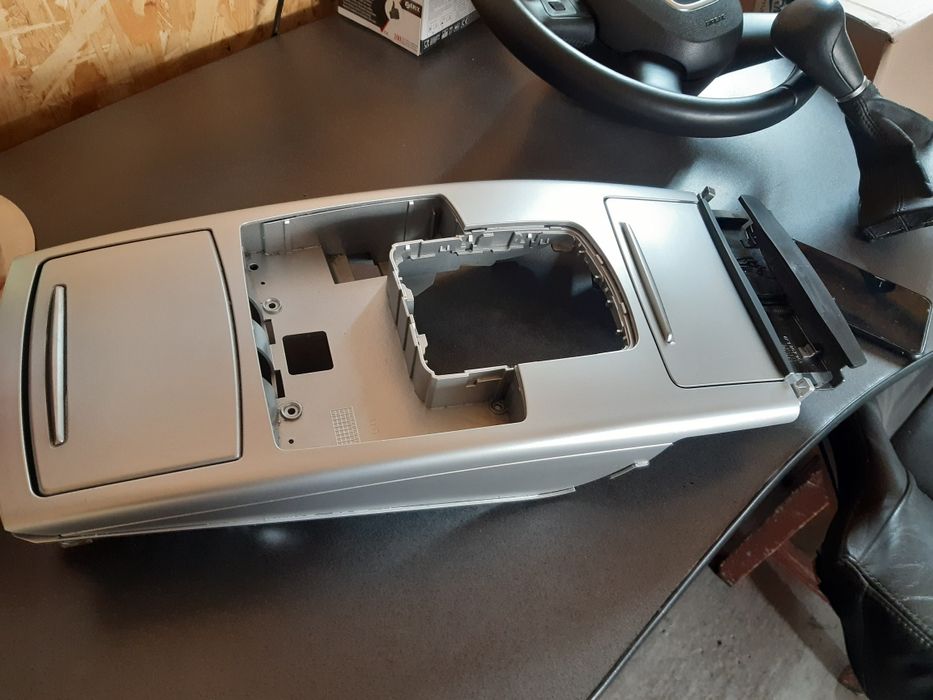 Consola centrala audi a6 c6 4f gri argintiu volan stanga 2004-2011
