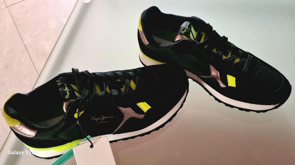 Нови уникални маратонки